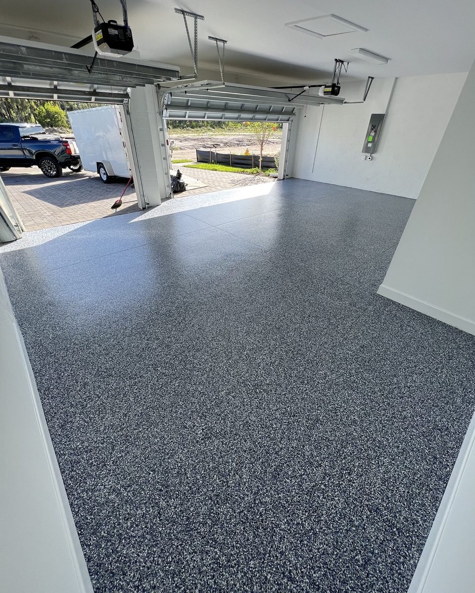 Fort Myers garage floor coating - 3-car flake epoxy