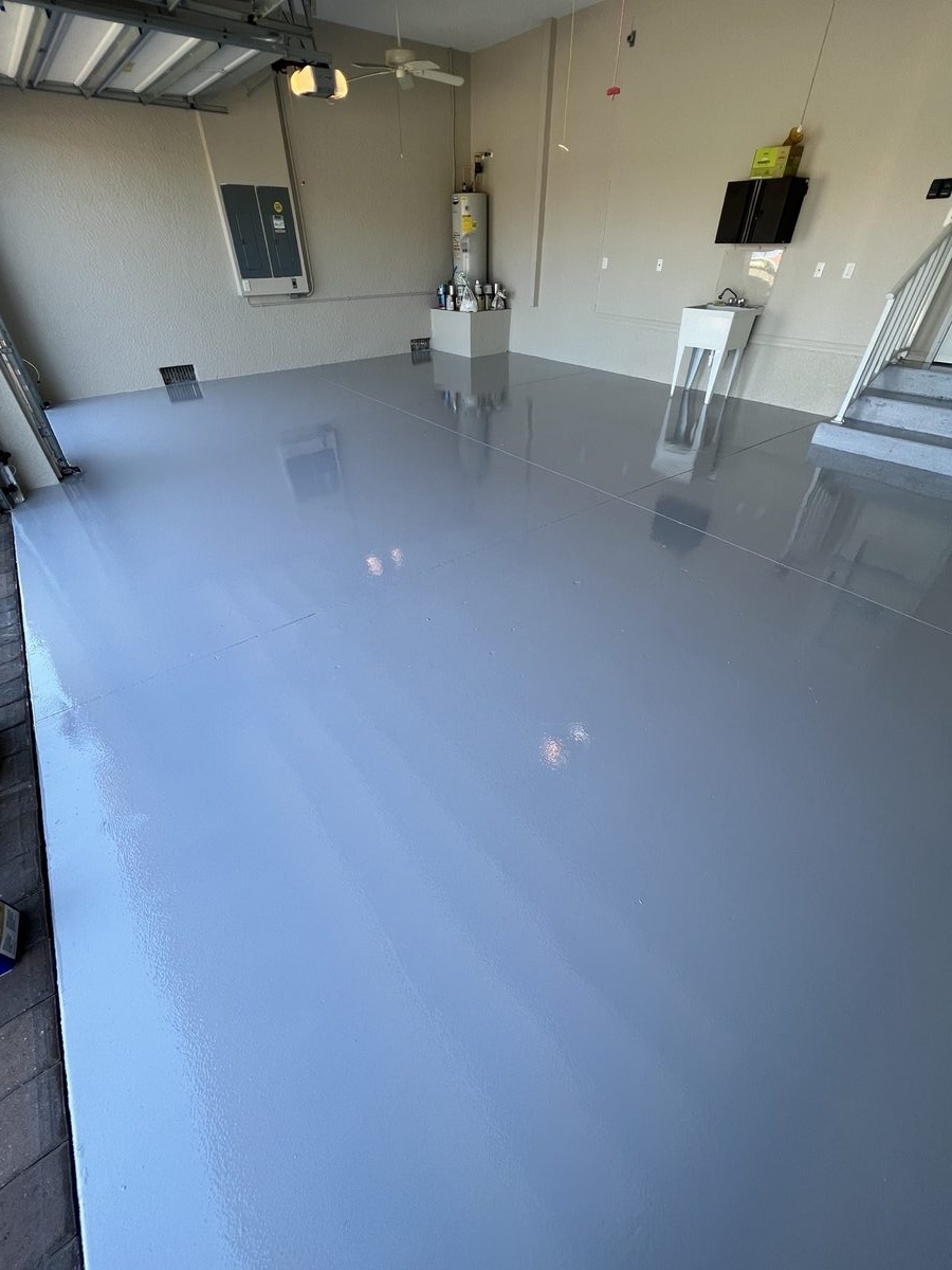 Solid color epoxy floor installation